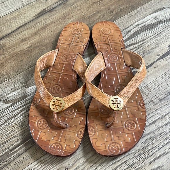 Tory Burch brown leather flip flops 8 - Picture 1 of 11